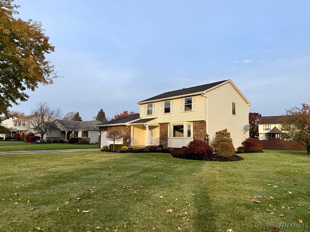 21 Pine View Lane, Lancaster, New York image 2