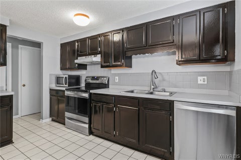 Tiny photo for 287 Wimbledon Court, West Seneca, NY 14224 (MLS # B1724087)