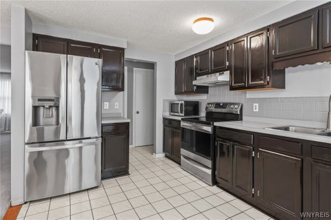 Tiny photo for 287 Wimbledon Court, West Seneca, NY 14224 (MLS # B1724087)