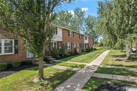 Tiny photo for 287 Wimbledon Court, West Seneca, NY 14224 (MLS # B1724087)