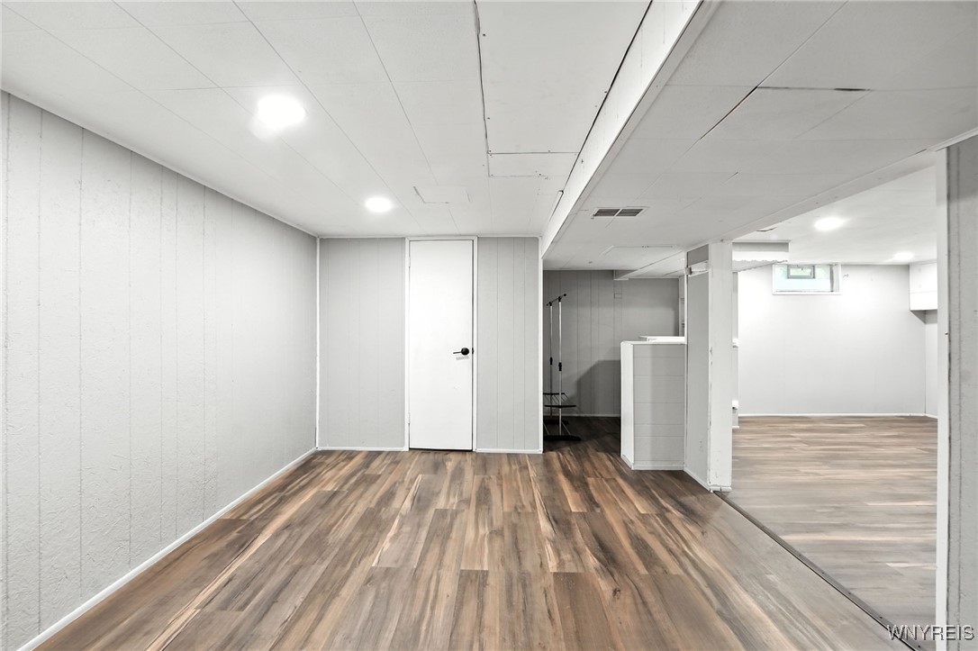 Buffalo, New York 14210, United States, 3 Bedrooms Bedrooms, ,2 BathroomsBathrooms,Residential,Active,190096