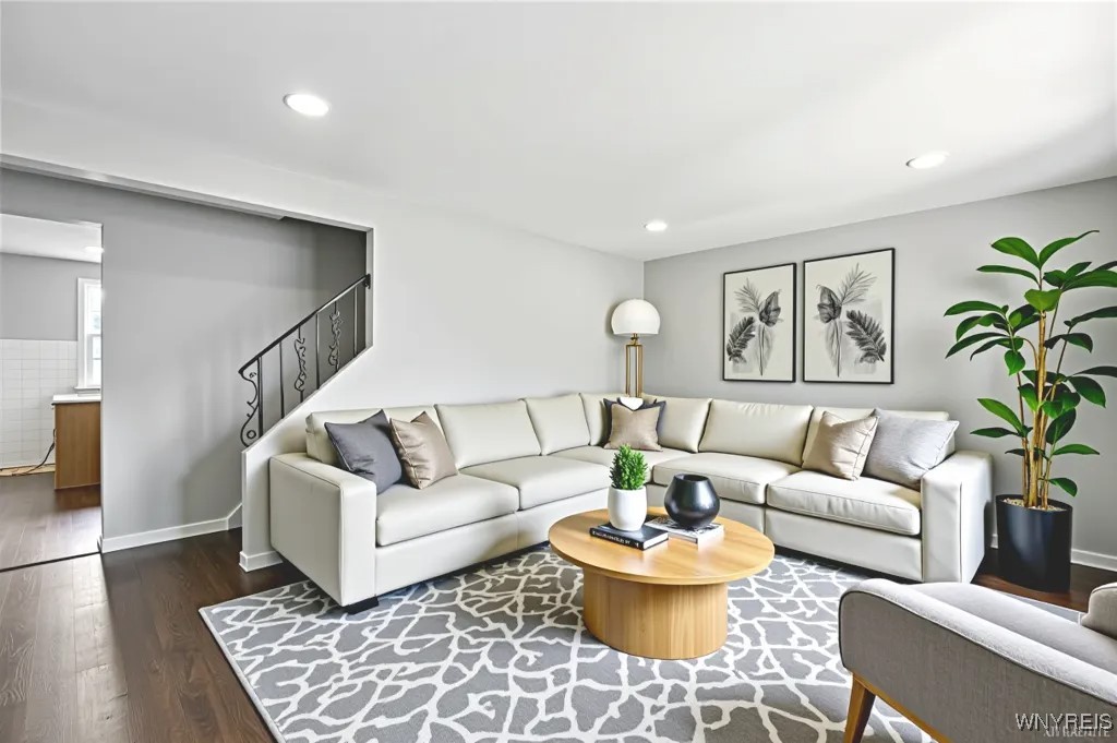 Buffalo, New York 14210, United States, 3 Bedrooms Bedrooms, ,2 BathroomsBathrooms,Residential,Active,190096