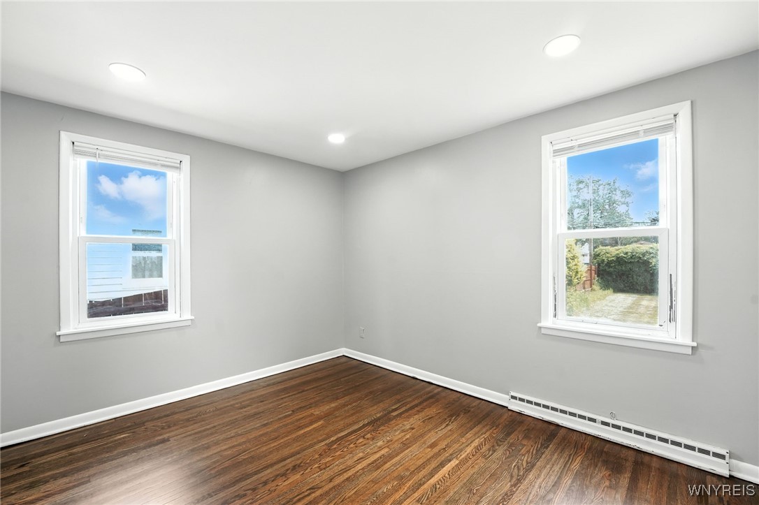 Buffalo, New York 14210, United States, 3 Bedrooms Bedrooms, ,2 BathroomsBathrooms,Residential,Active,190096