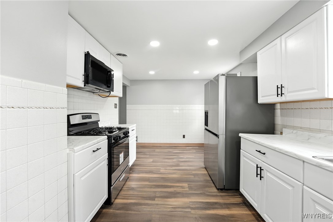 Buffalo, New York 14210, United States, 3 Bedrooms Bedrooms, ,2 BathroomsBathrooms,Residential,Active,190096