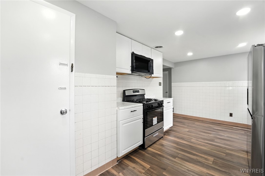 Buffalo, New York 14210, United States, 3 Bedrooms Bedrooms, ,2 BathroomsBathrooms,Residential,Active,190096