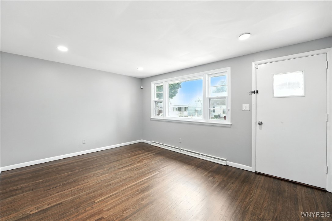 Buffalo, New York 14210, United States, 3 Bedrooms Bedrooms, ,2 BathroomsBathrooms,Residential,Active,190096