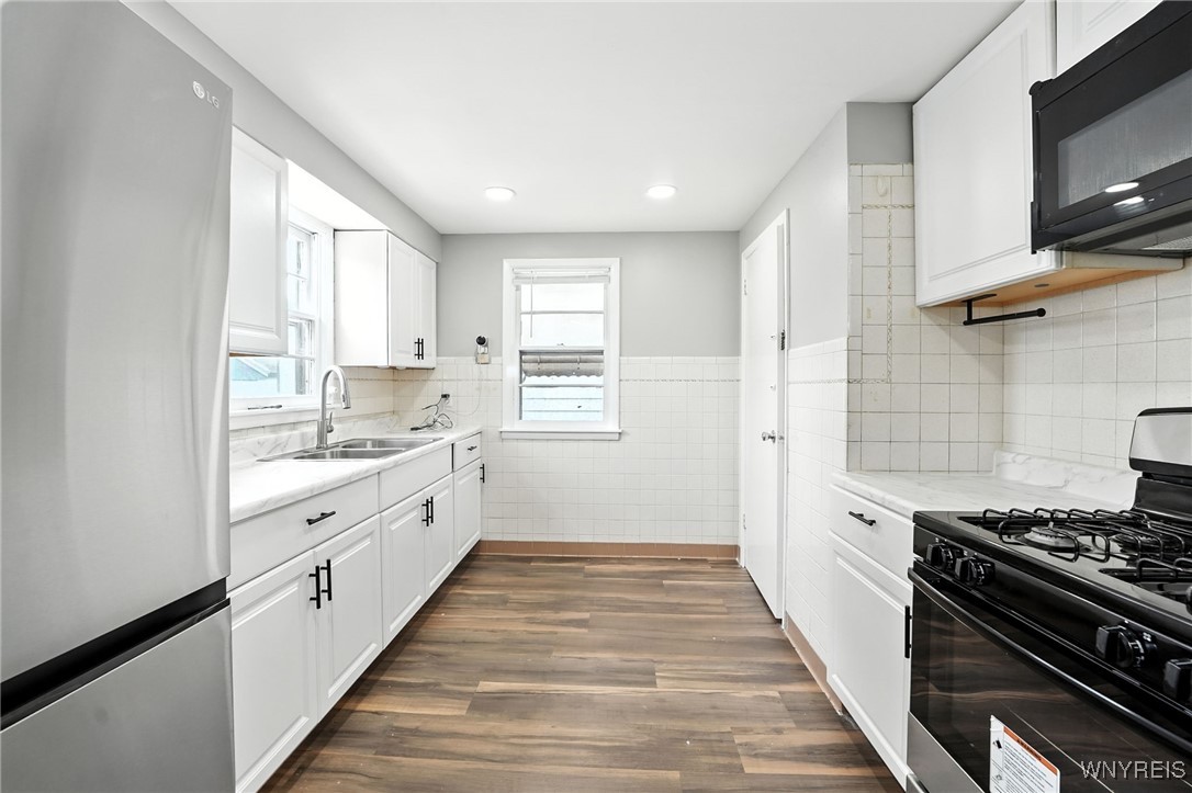 Buffalo, New York 14210, United States, 3 Bedrooms Bedrooms, ,2 BathroomsBathrooms,Residential,Active,190096