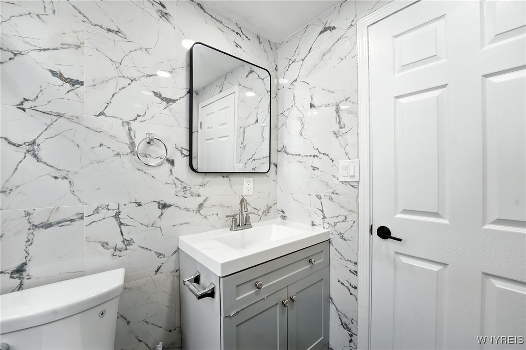 Buffalo, New York 14210, United States, 3 Bedrooms Bedrooms, ,2 BathroomsBathrooms,Residential,Active,190096