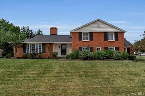 Photo of 660 N Forest Road, Amherst, NY 14221 (MLS # B1706322)