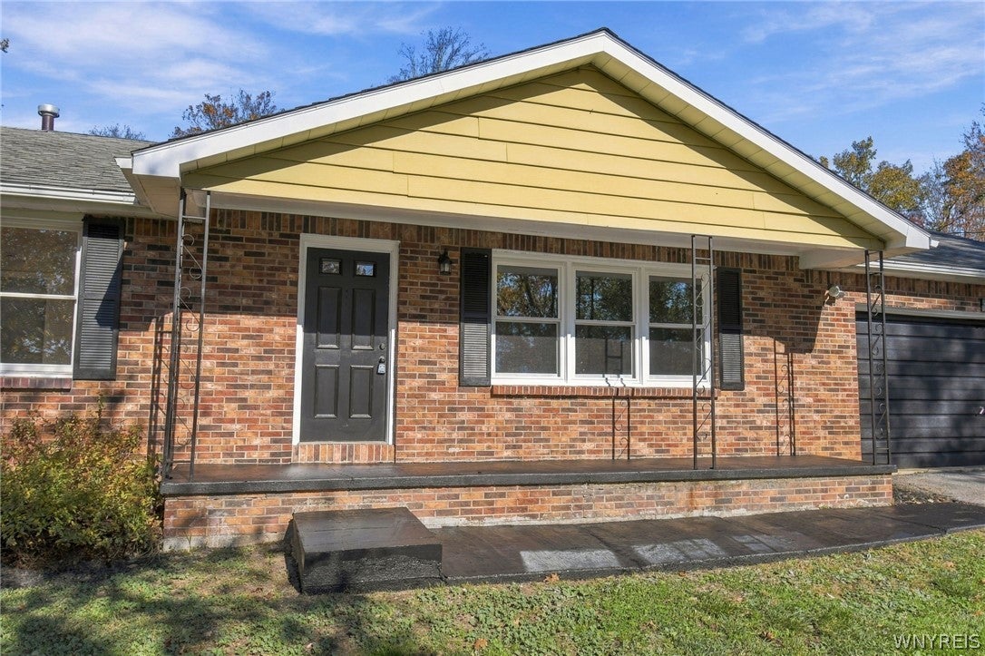 1938 N Creek Road