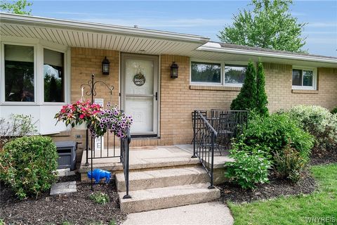 Tiny photo for 184 The Paddock, Amherst, NY 14221 (MLS # B1684726)