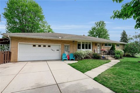 Photo of 184 The Paddock, Amherst, NY 14221 (MLS # B1684726)