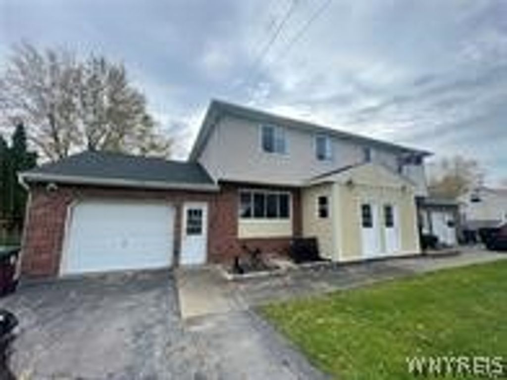Photo of 5355 Lake Avenue, Orchard Park, NY 14127 (MLS # B1673351)