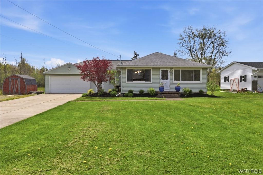 Photo of 1822 Webb Road, Grand Island, NY 14072 (MLS # B1678975)