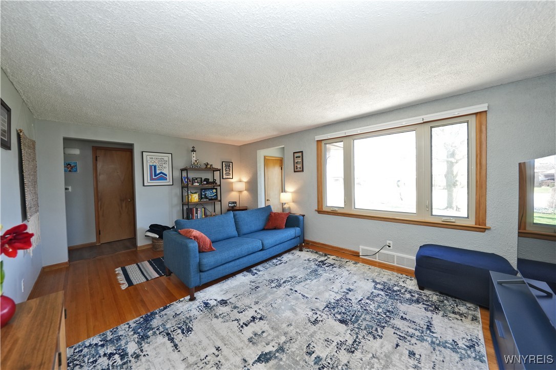 80 Laura Court, Cheektowaga, New York image 6