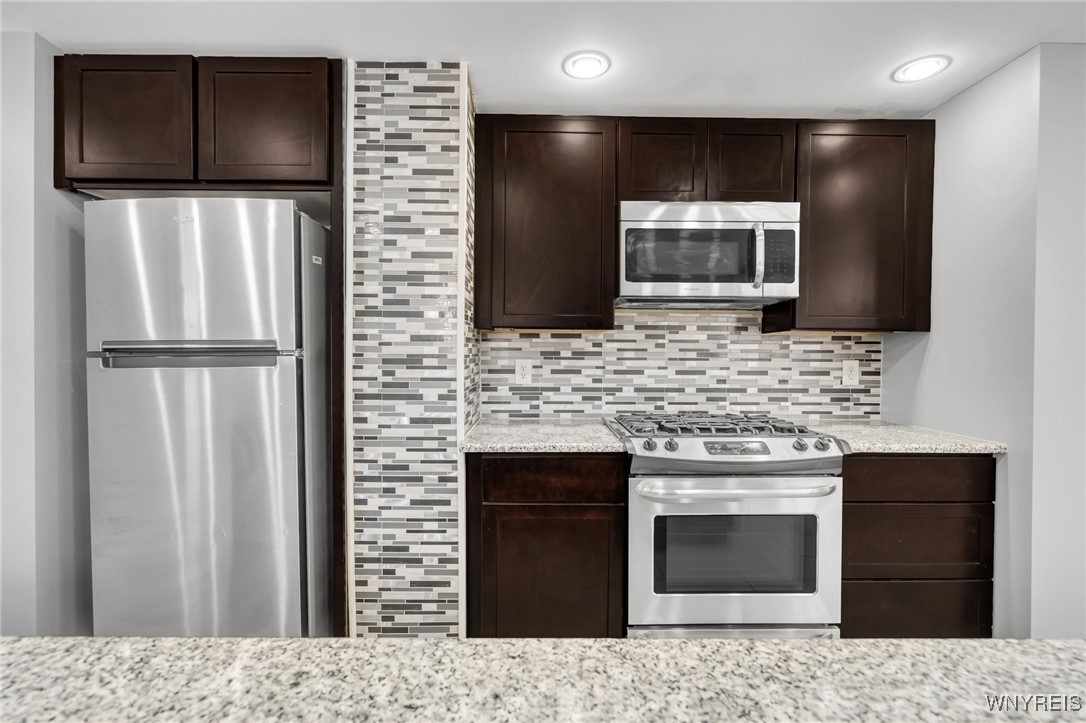 217 Oakvale Boulevard, Tonawanda, New York image 33