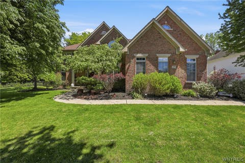 Photo of 29 Laurel Lane, Amherst, NY 14221 (MLS # B1686286)