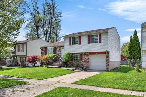 Photo of 266 Peppertree Drive, Amherst, NY 14228 (MLS # B1681772)