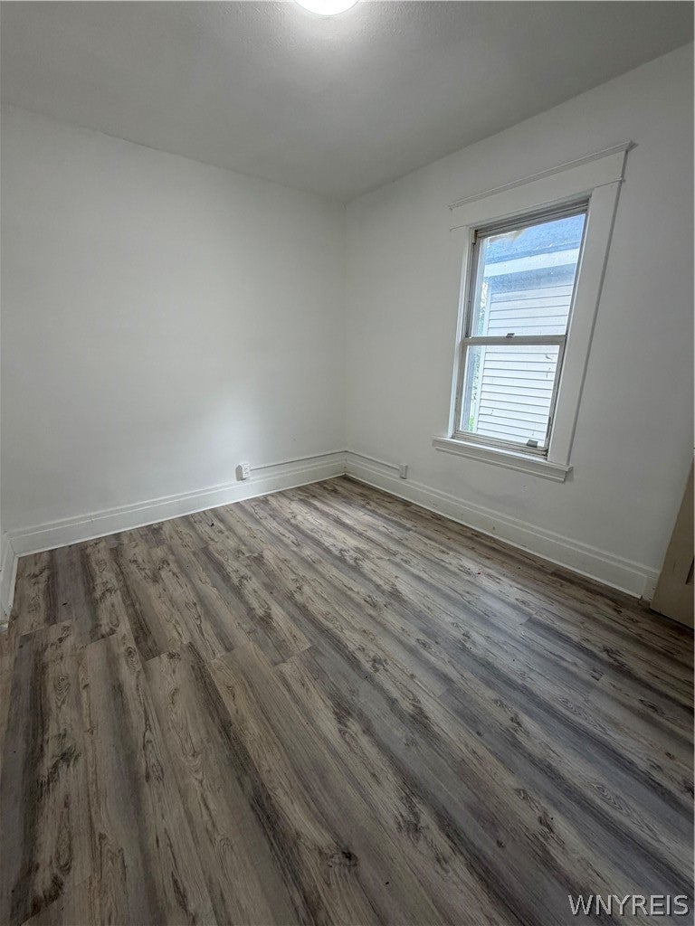 1533 La Salle Avenue Upper - Photo 4