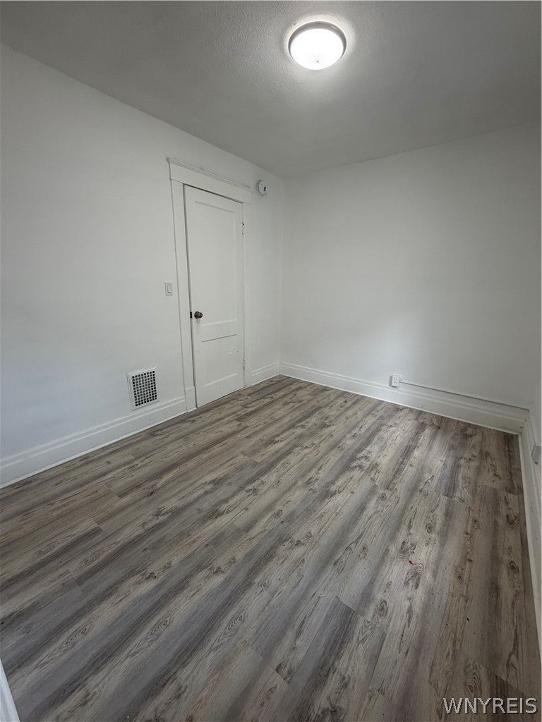 1533 La Salle Avenue Upper - Photo 3