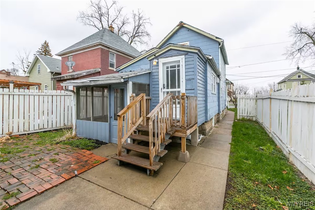 324 38th Street, Niagara Falls, New York image 2