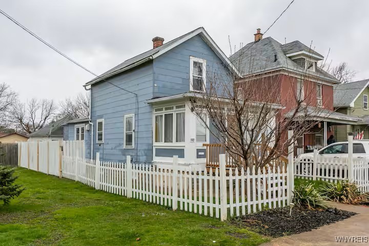 324 38th Street, Niagara Falls, New York image 1