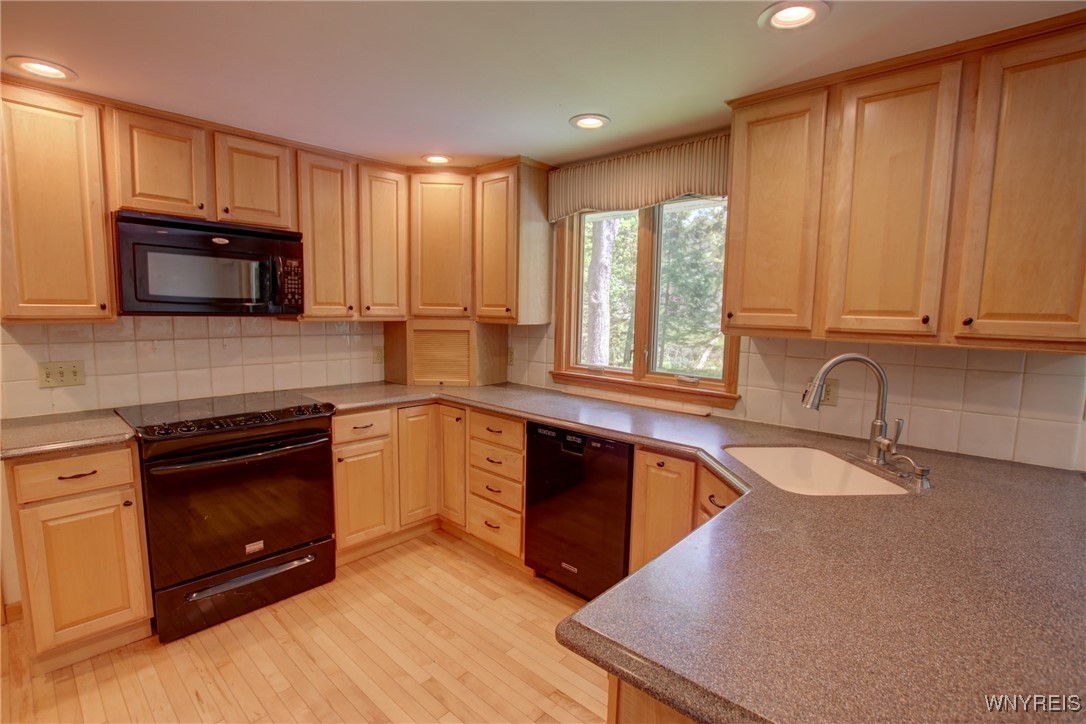 7 Forsythia Court, Orchard Park, New York image 10