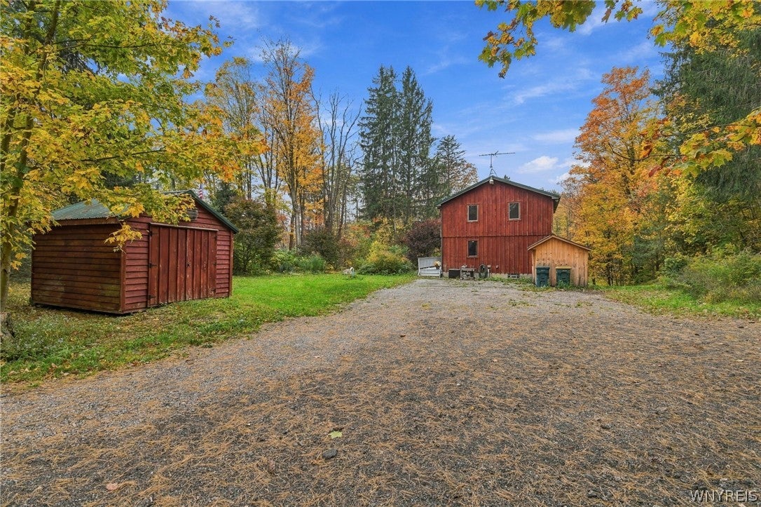 3864 Hollow Road