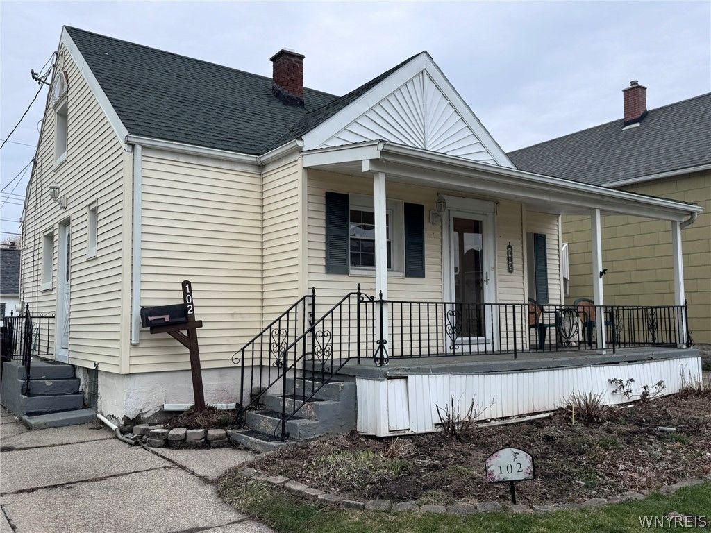 Photo of 102 Francis Avenue, Cheektowaga, NY 14212 (MLS # B1668143)
