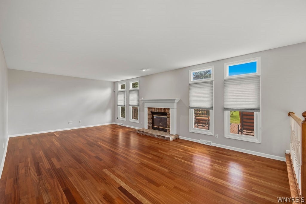 951 Robin Road