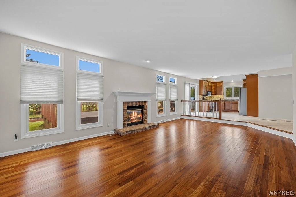 951 Robin Road