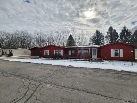 Photo of 46 Parkside Circle, Cheektowaga, NY 14227 (MLS # B1667933)