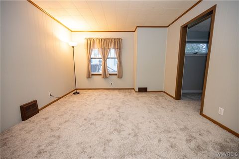 Tiny photo for 4664 Tomaka Drive, Hamburg, NY 14075 (MLS # B1655071)