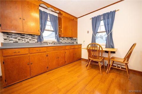 Tiny photo for 4664 Tomaka Drive, Hamburg, NY 14075 (MLS # B1655071)