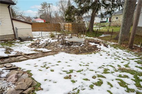 Tiny photo for 4664 Tomaka Drive, Hamburg, NY 14075 (MLS # B1655071)