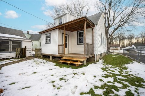 Tiny photo for 4664 Tomaka Drive, Hamburg, NY 14075 (MLS # B1655071)