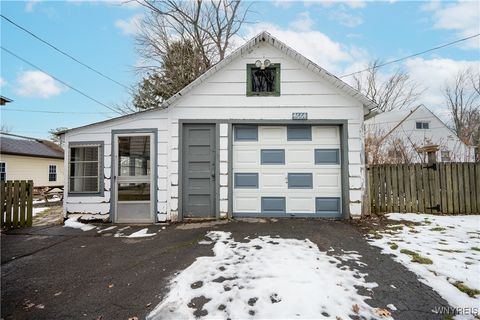 Tiny photo for 4664 Tomaka Drive, Hamburg, NY 14075 (MLS # B1655071)