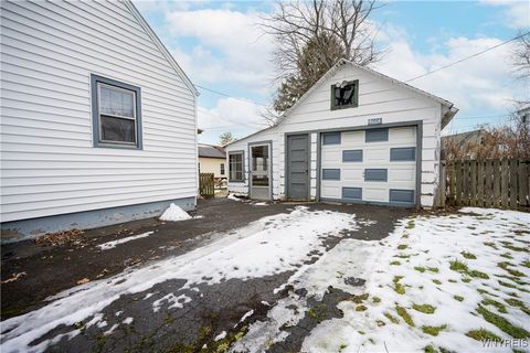 Tiny photo for 4664 Tomaka Drive, Hamburg, NY 14075 (MLS # B1655071)