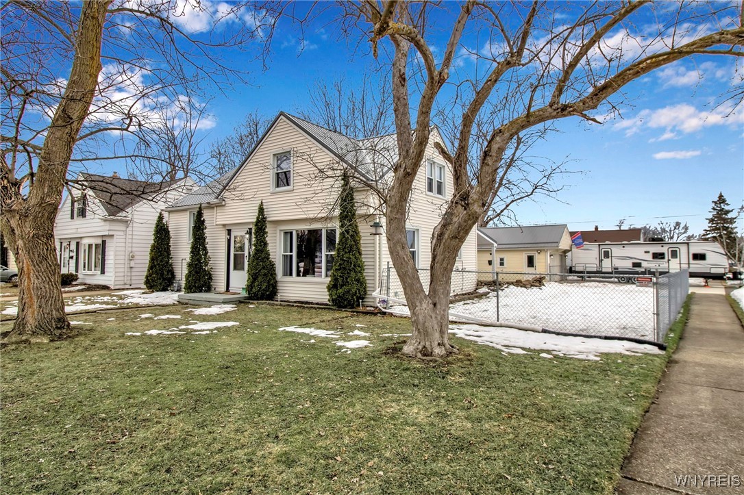 4980 Chapman Parkway, Hamburg, New York image 1