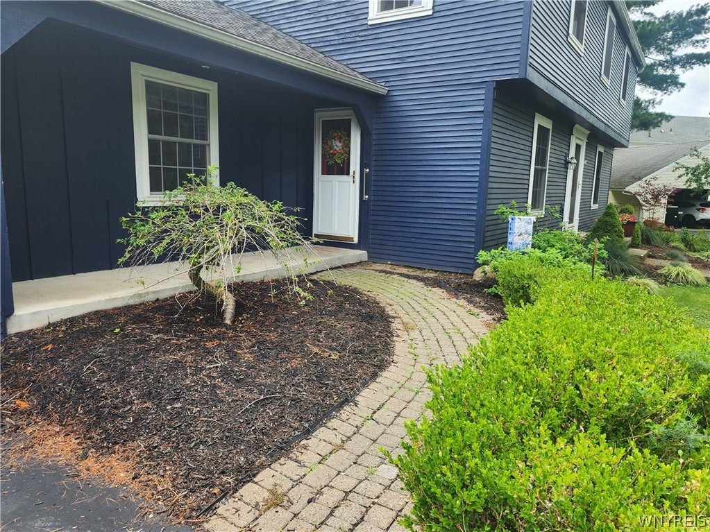 31 Tanglewood Drive W