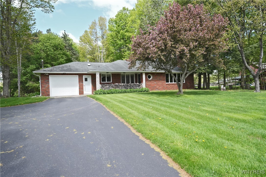 1534 Sandridge Road, Alden, New York image 1