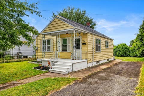 Homes For Sale - 3607 Ferry Avenue<br/> Niagara Falls, NY 14301
