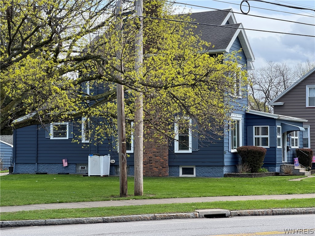 2570 Saint Paul Blvd