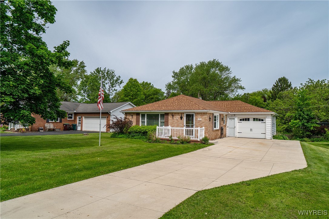 171 Maple Drive, Orchard Park, New York image 1