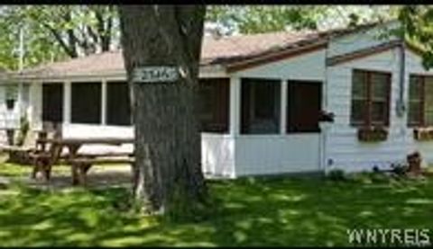 Homes For Sale - 2346 Harwood Avenue<br/> Wilson, NY 14172