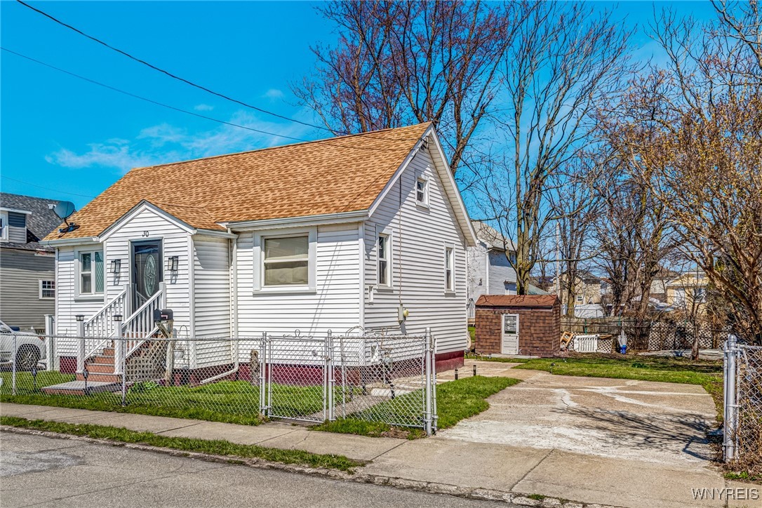 30 Pearl Avenue, Lackawanna, New York image 2