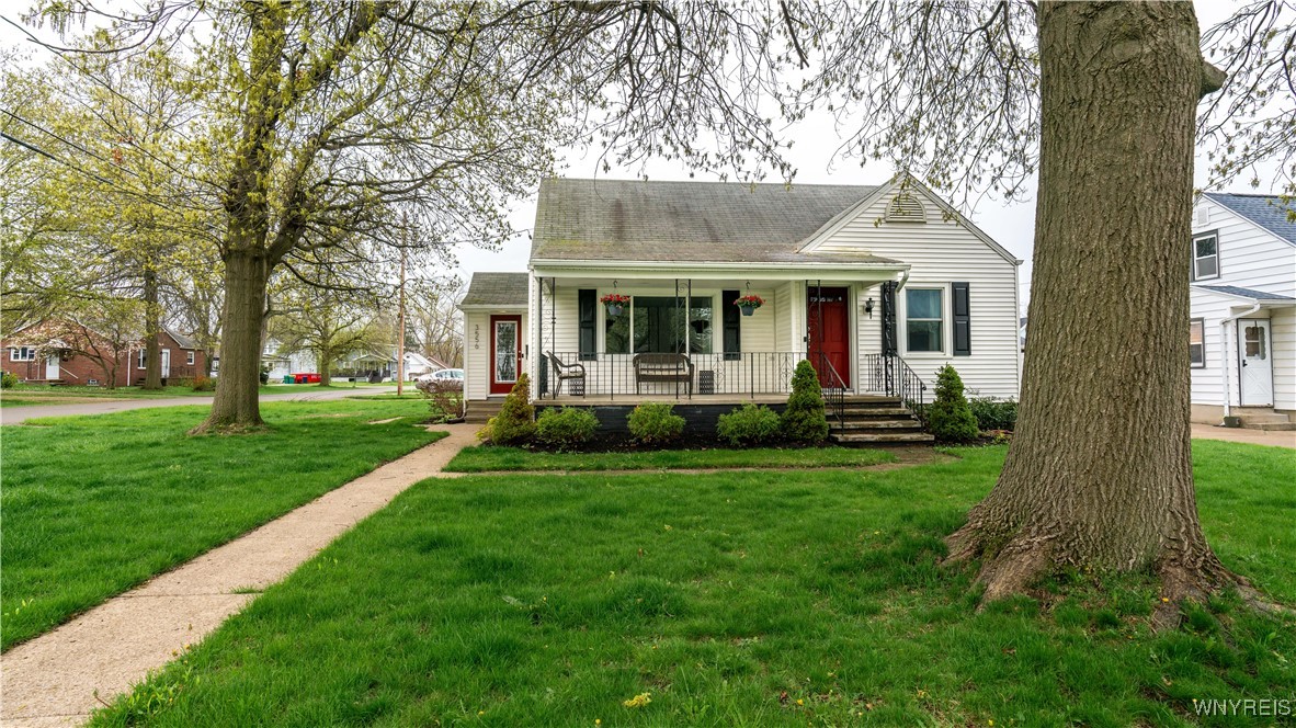 3556 Salisbury Avenue, Hamburg, New York image 1