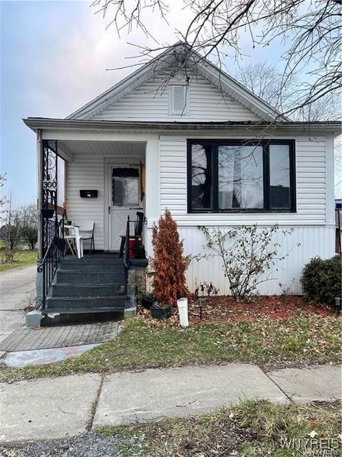 Photo of 300 Springville Avenue #2, Amherst, NY 14226 (MLS # B1649881)