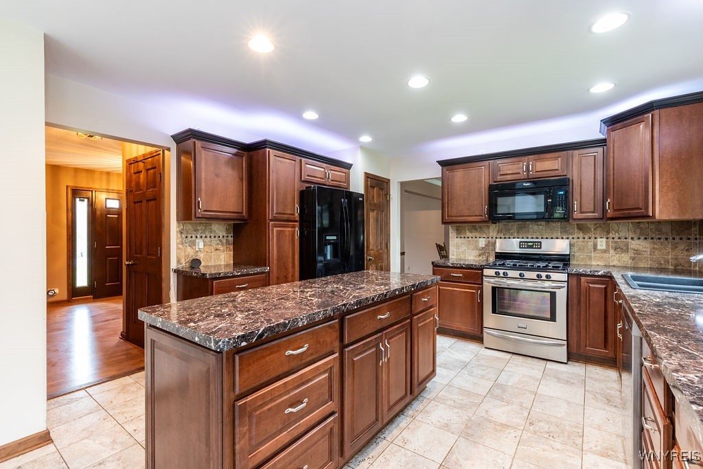 621 Transit Road, Elma, New York image 15