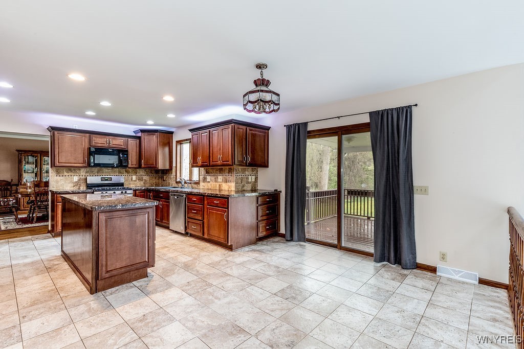 621 Transit Road, Elma, New York image 17
